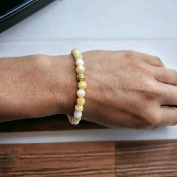 Yellow Jade charm bracelet 6 mm - Picture 2 of 3